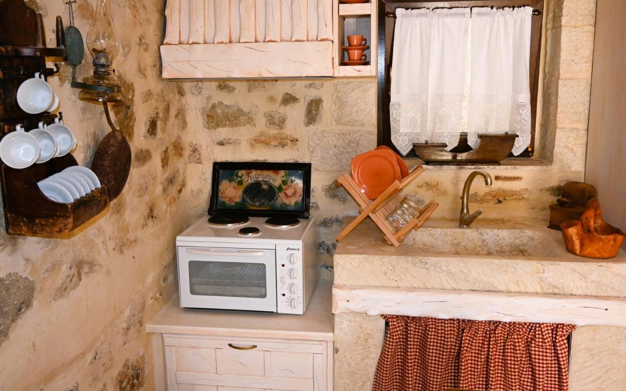 Villa Athina - Irene Country House Ierápetra Buitenkant foto